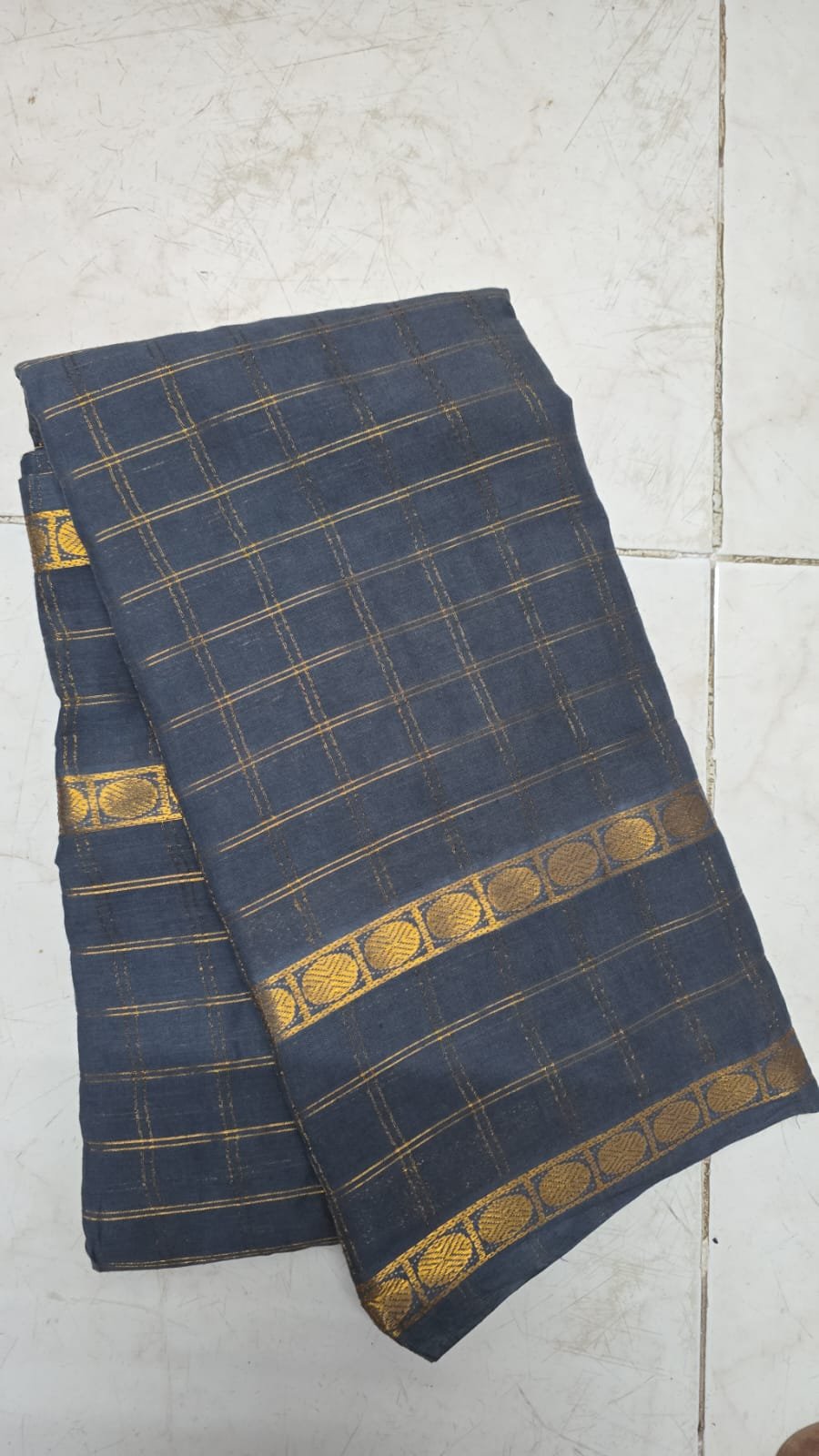 Grey Adaiyar kattam saree
